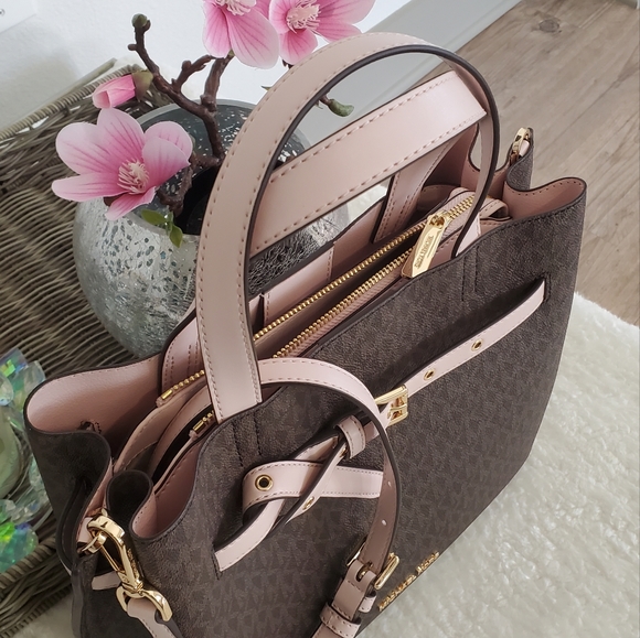 Michael Kors Emilia Purse Set Brown & pink Set - Picture 2 of 10